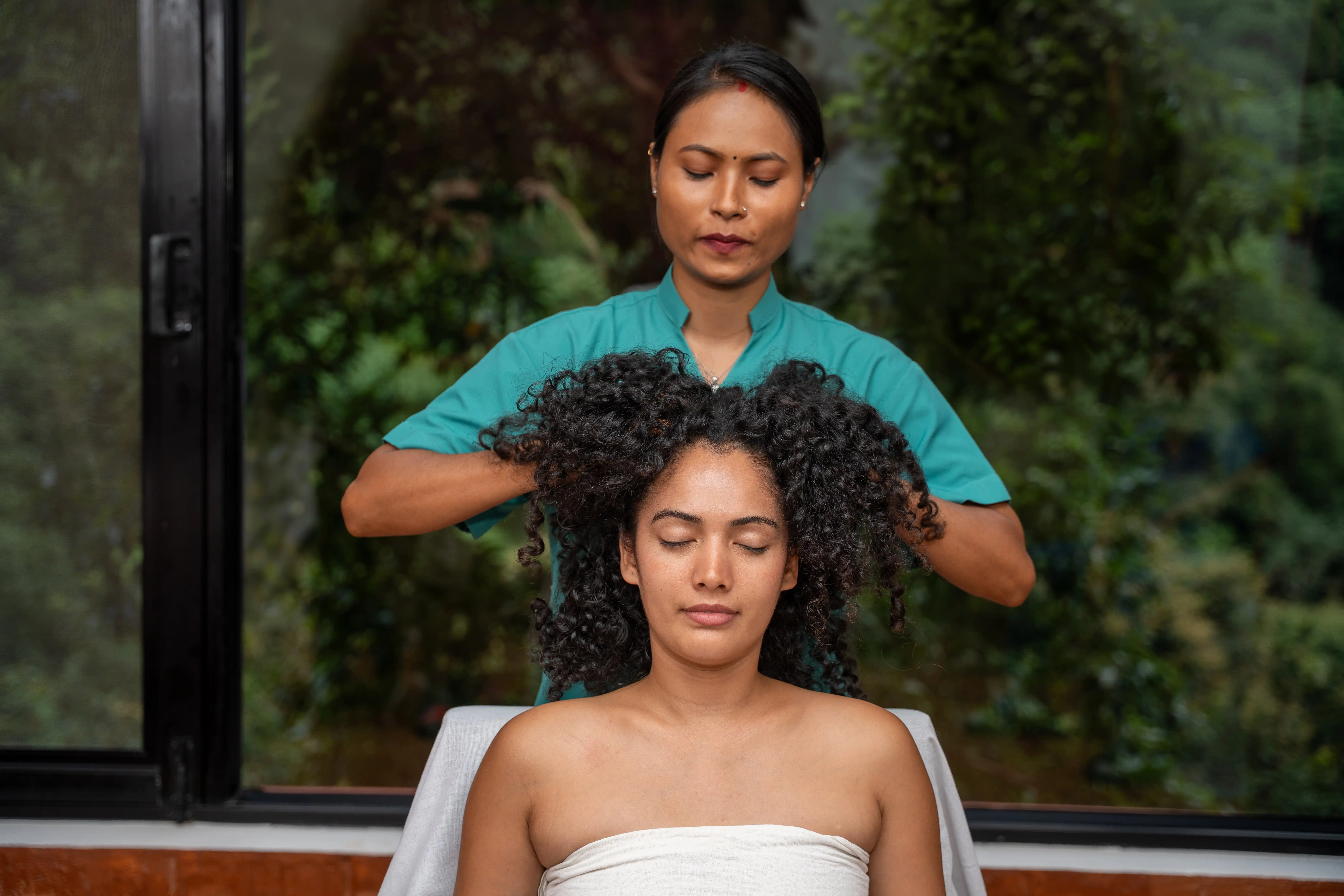 Therapeutic Head Abhyanga